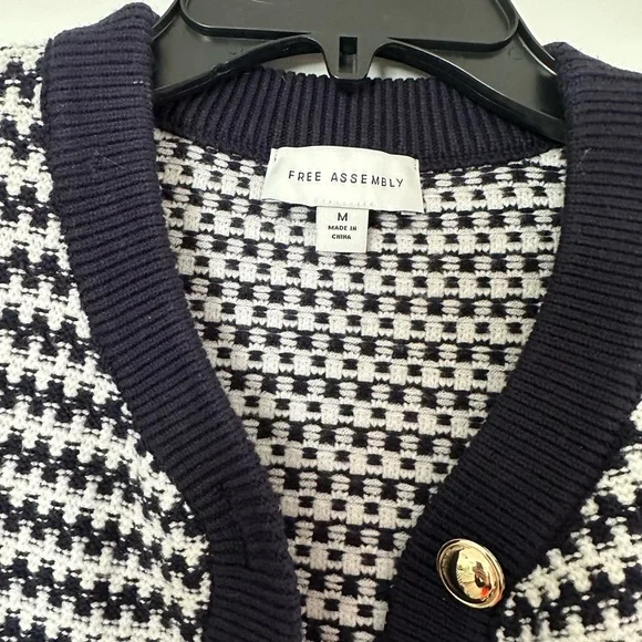 Navy and White Women's Sweater - Picture 4 of 5